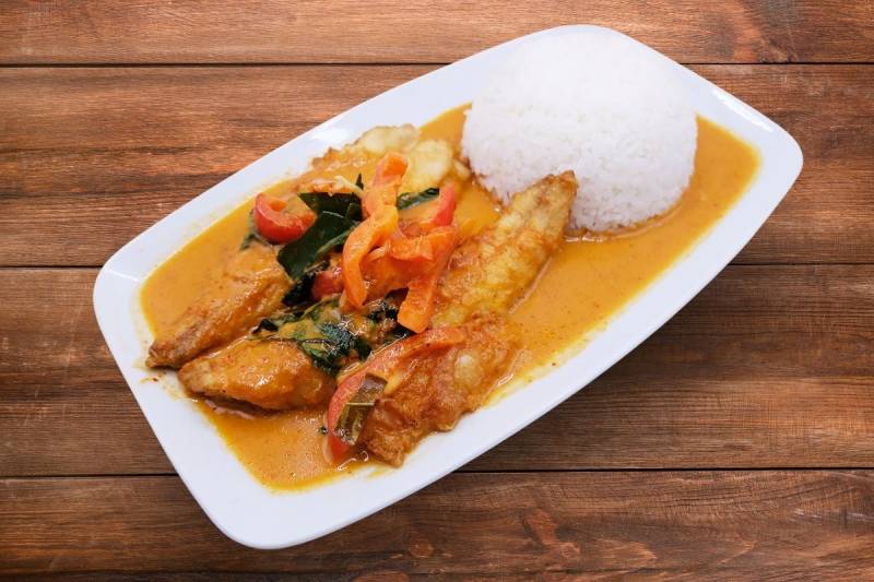 SEA BASS with CHU CHEE CURRY 